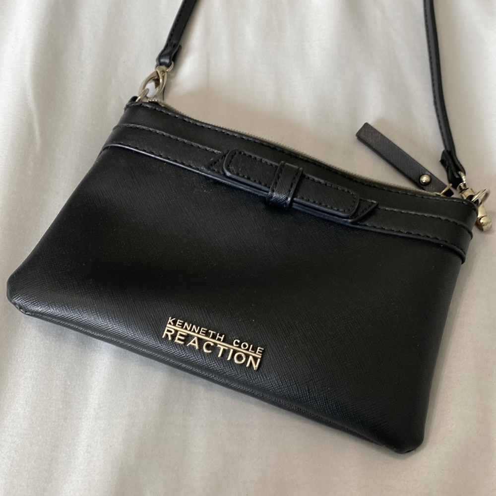Kenneth Cole Reaction Black Crossbody